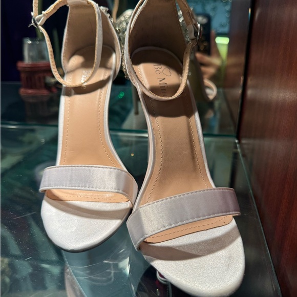 Stunning Embellished Ivory Wedding Heels - Picture 7 of 15